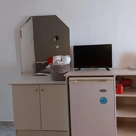 Paraga Nyaraló Pefkári