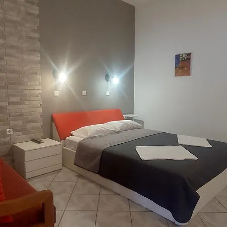 Paraga Pefkári